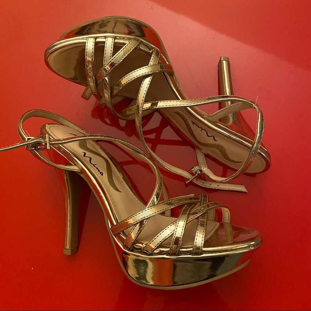 Platform gold heels